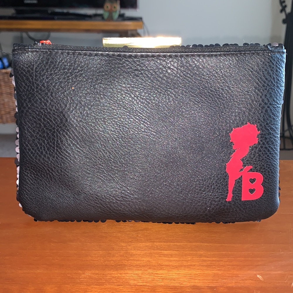 Betty Boop Makeup Bag - Picture 1 of 3